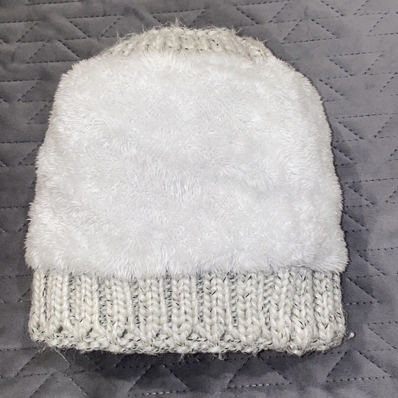 C&C BOUTIQUE Pom Beanie Fleece Lined Neutral Colors Diagonal, Chunky Knit - Picture 8 of 8